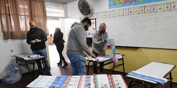 Mendoza destinó cerca de 80 millones para la impresión de boletas.