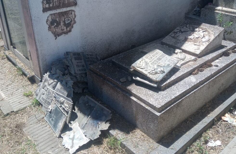 Cementerio de Punta Alta: robo de placas, tierra de nadie