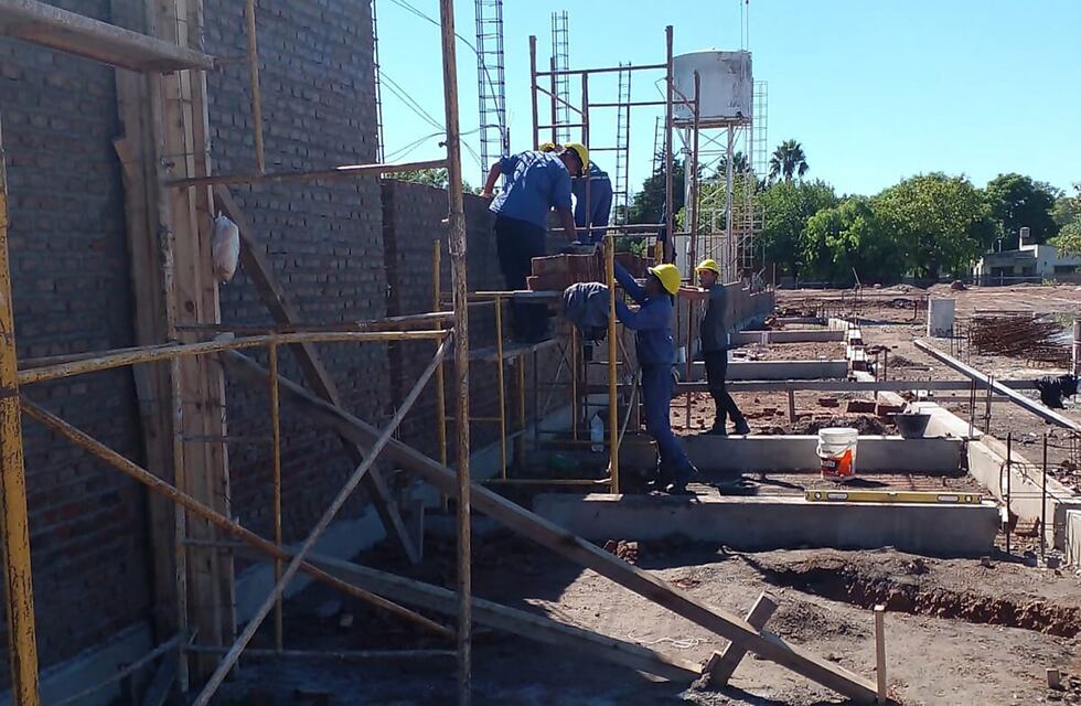 Construyen la nueva escuela secundaria Cesáreo Quirós en Rosario del Tala