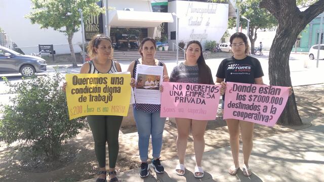 Ex trabajadoras de CISTA manifestaron frente al Municipio de Arroyito