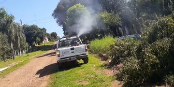 Se realizaron limpiezas con descacharrizado y fumigaciones activas por las calles y domicilios.