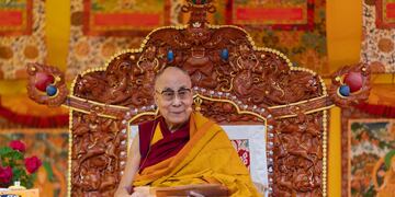 Dalai Lama generó repudio con su actitud. (Facebook The Dalai Lama)