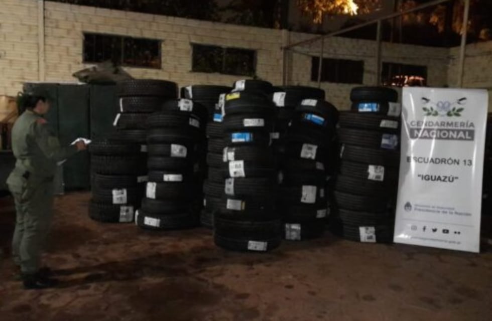 Puerto Iguazú: Gendarmería decomisó neumáticos sin aval aduanero