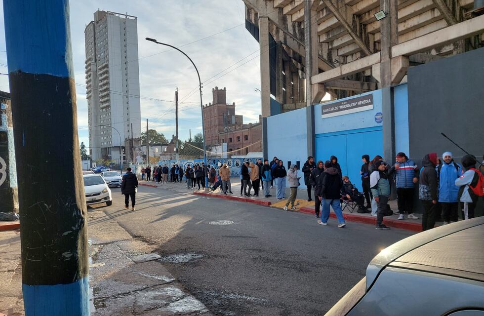 Belgrano: varias cuadras de fila para conseguir entradas para el partido de Copa Argentina