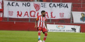 El "Santo" se mide con Deportivo Riestra.