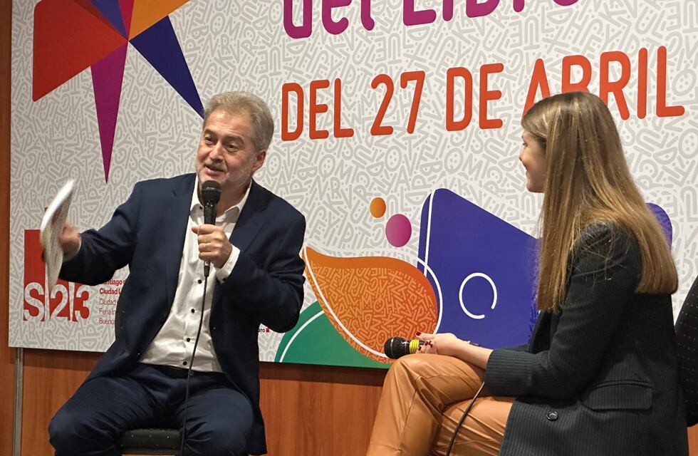 Roberto Mirabella presentó “Defendamos Santa Fe” en la Feria del Libro en Buenos Aires