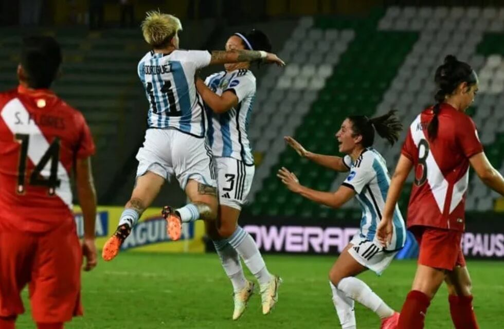 Gran goleada de la Selección Argentina femenina contra Perú para recuperarse en la Copa América