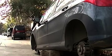 Murió aplastado por su auto en la ciudad de Córdoba. (Ilustrativa)