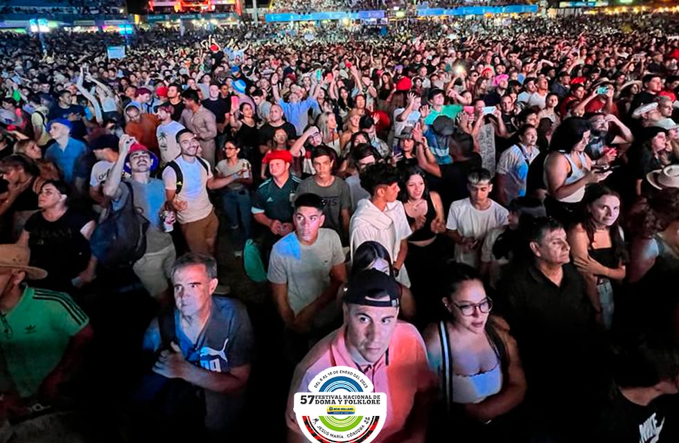 Con el carnaval de Los Tekis, la noche de Jesús María estalló en alegría y música