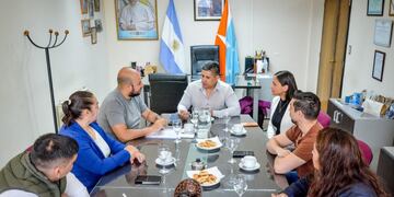UTHGRA: firman convenio para que los afiliados tengan certificación en manipulación de alimentos