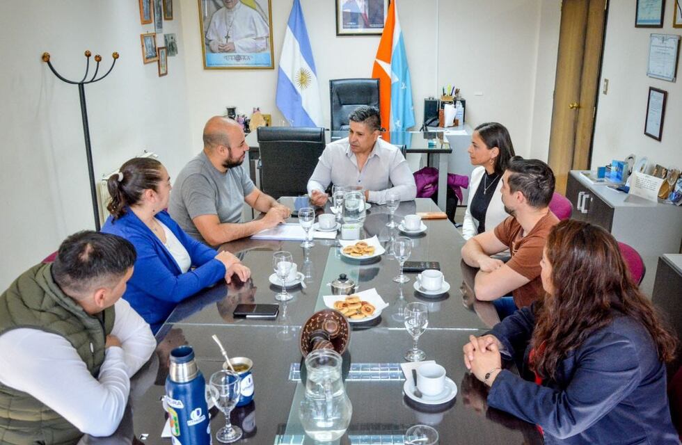 UTHGRA: firman convenio para que los afiliados tengan certificación en manipulación de alimentos