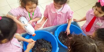 Jardines de Ushuaia realizan actividades de educación ambiental y huerta escolar