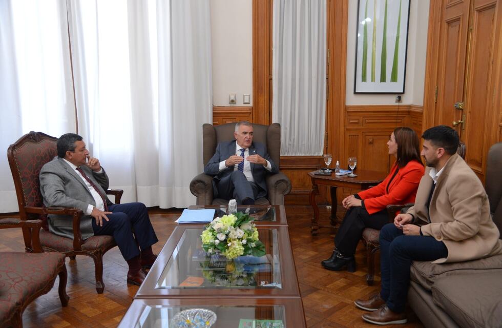 Reunión de Jaldo con la intendenta de Bella Vista, Ana Paula Quiles