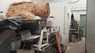 Encontraron a 27 trabajadores encerrados en un depósito de un reconocido local gastronómico.