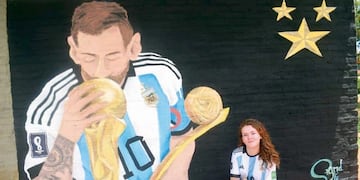 Sigrid Mariana Krewer (24), una artista de Jardín América que retrató a Lionel Messi en un costado del polideportivo municipal de la ciudad misionera