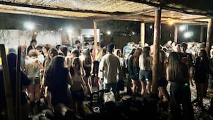 Clausuraron un predio por albergar una fiesta clandestina con 1.500 menores de edad.