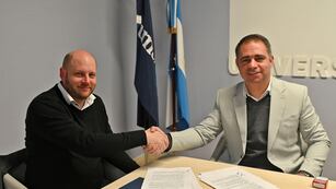 Firma acuerdo con Fundación Azara