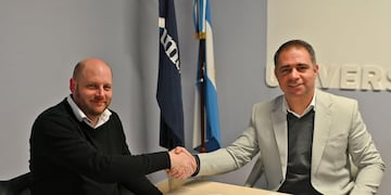 Firma acuerdo con Fundación Azara