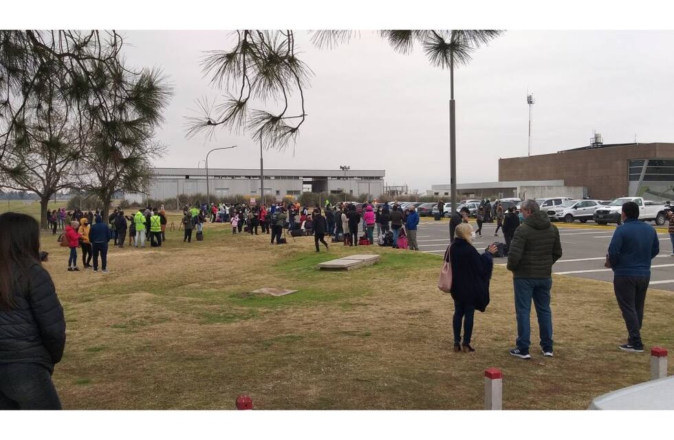 Ordenaron evacuar el Aeropuerto Internacional de Rosario por amenaza de bomba