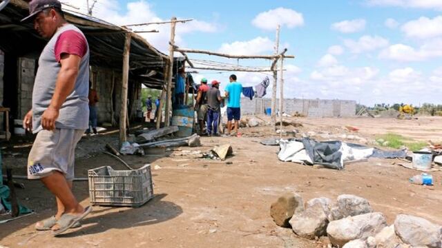 Así luce el lugar donde habitan más de 80 obreros de la cosecha en Sarmiento