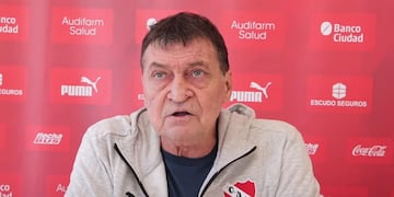 Julio César Falcioni habló sobre el penal cobrado a Racing en el clásico.