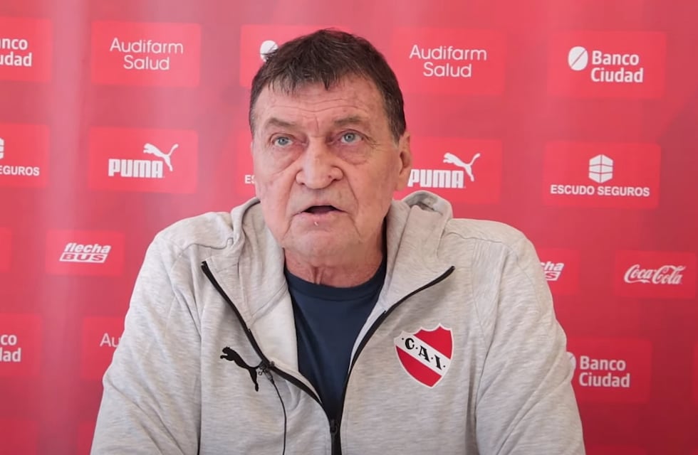 Falcioni se refirió al penal de Racing en el clásico: “A partir de ahí me subió la fiebre y tuve vómitos”