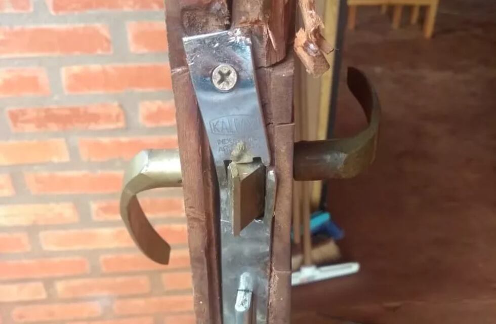 Tristeza por el robo a un aula satélite en San Pedro