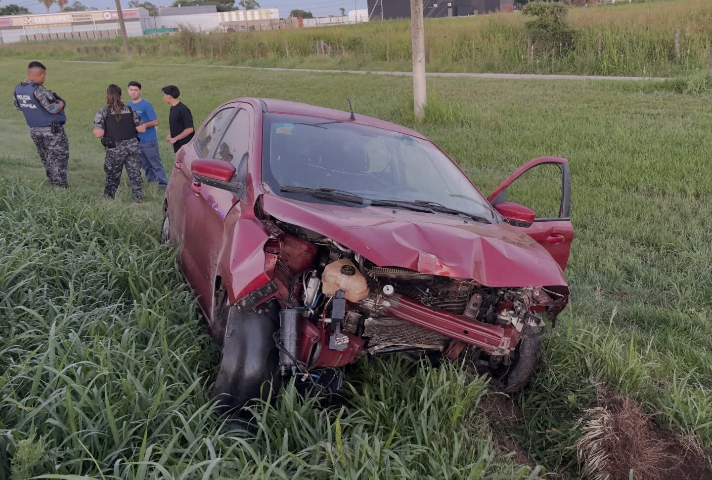 Arroyito: perdió el control, impactó contra un guardarraíl y salió ileso