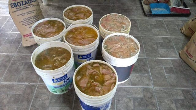 decomisaron más de 250 kilos de comida en mal estado.