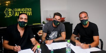 Fernando Gago firmó contrato por un año como DT del "Tiburón".