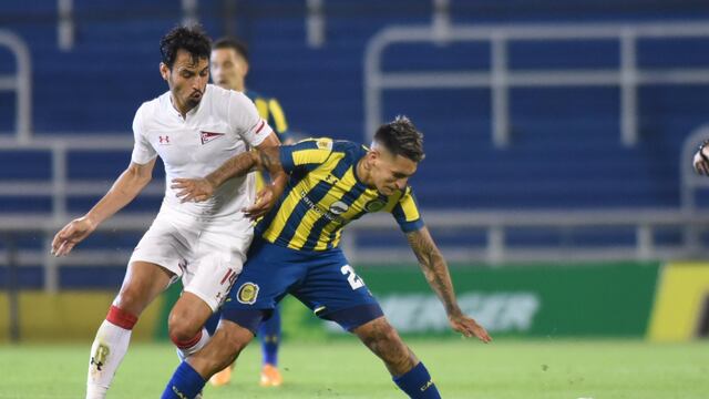 Gastón Ávila salió en el segundo tiempo por una lesión en el hombro. (@carcoficial)
