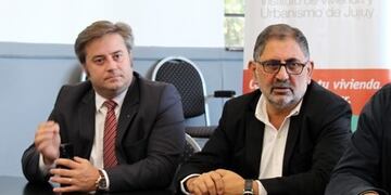 Gastón Millón, secretario de Gobierno (izq.) junto al intendente de San Salvador de Jujuy, Raúl Jorge.