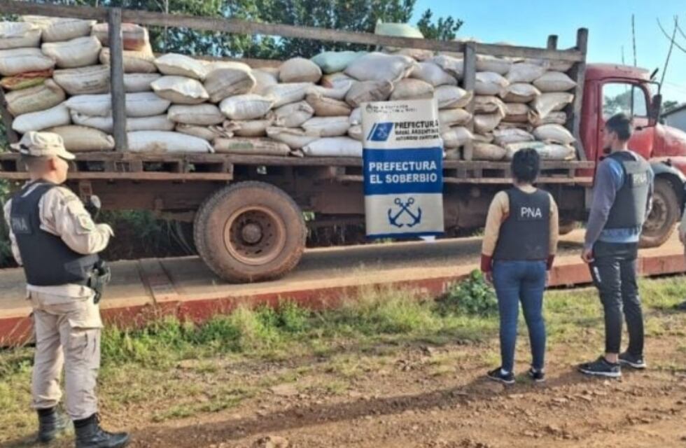 Frustran envío de soja sin aval aduanero hacia Brasil desde la costa de El Soberbio