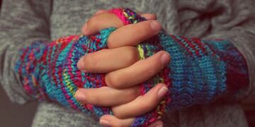 Los problemas de la piel en invierno se da muchas veces en las manos.