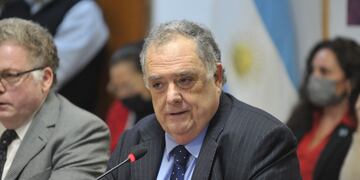 Eduardo Valdés.