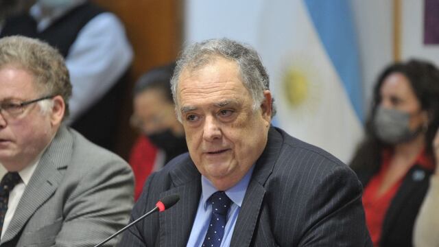 Eduardo Valdés.