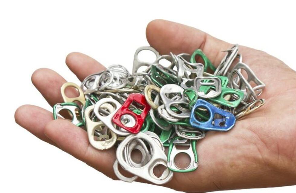 Hermoso gesto: un hincha de Estudiantes de La Plata inició una la campaña para comprar una silla de ruedas a una niña de 2 años