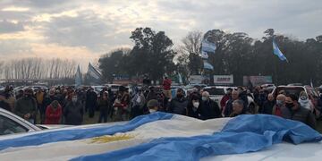 Productores agropecuarios se reunieron en el cruce de las Ruta 3 y 226