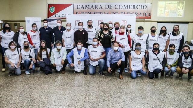 Entregan microcréditos a emprendedores eldoraenses.