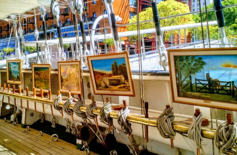 El vecino de Pérez que pasó de exponer sus obras en la Fragata Libertad a viajar en ella