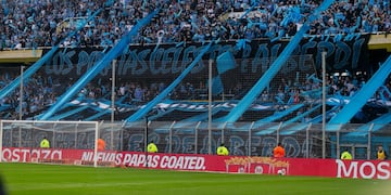 La hinchada de Belgrano en el Gigante de Arroyito, donde se jugará ante Argentinos Juniors el partido de la semifinal de la Copa Argentina. (Prensa Belgrano)
