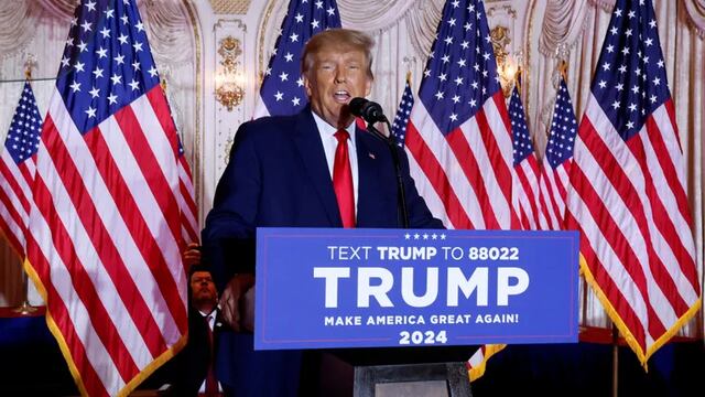 Donald Trump anunciando su candidatura como presidente para el 2024.
