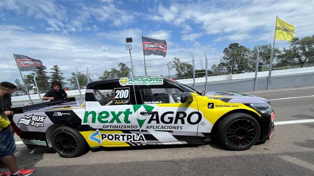 La Toyota Hilux de Baldo, atendida por el equipo Giavedoni Motorsport y que cuenta con motor preparado por Rody Agud.