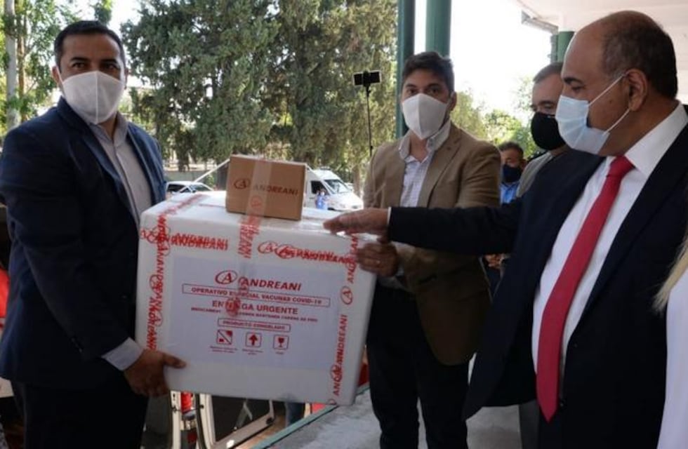 “Empezamos el proceso para terminar con esta pesadilla que asoló a la humanidad”, dijo Manzur sobre la llegada de la vacuna