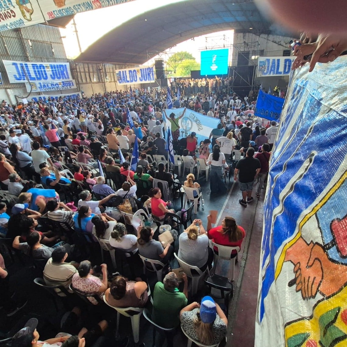 Miles de militantes participaron de un encuentro que reafirmó el compromiso con el modelo de gestión provincial.