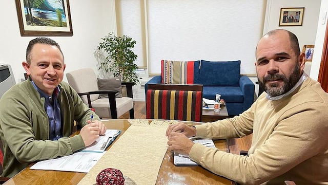 El ministro Jefe de Gabinete, Agustín Tita, mantuvo un encuentro con el secretario de Gobierno, Gastón Díaz.