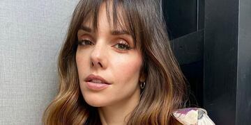 Julieta Nair Calvo posó desde Bariloche con una microbikini batik y se llevó cientos de corazones.