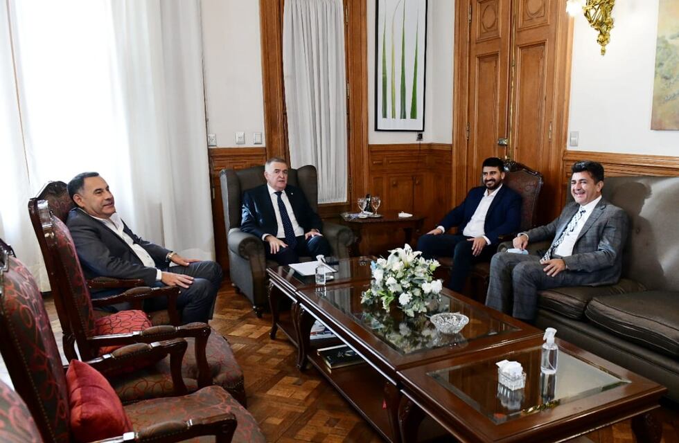 El intendente de Bella Vista Sebastián Salazar fue recibido por el gobernador Osvaldo Jaldo