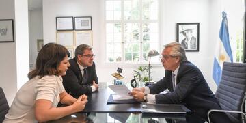 Alberto Fernández se reunió con los diputados Germán Martínez y Carolina Gaillard (Foto: Presidencia de la Nación)