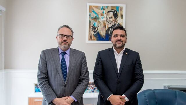 El Ministro de Desarrollo Productivo de la Nación, Matías Kulfas en la sede de Intendencia de la Municipalidad, donde los equipos de Nación y de la ciudad analizaron distintas acciones con el objetivo de lograr la reactivación de la economía local.